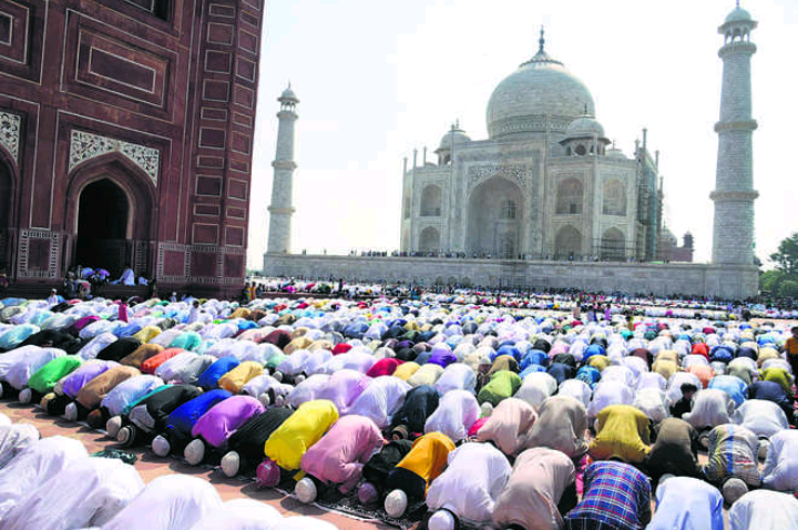 Muslims offering prayer