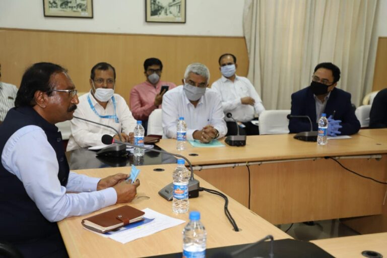 Will BBMP chief pay up for not covering his face?