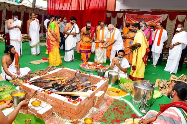 Chief Minister BS Yediyurappa participates in Sri Dhanvantari Yagna