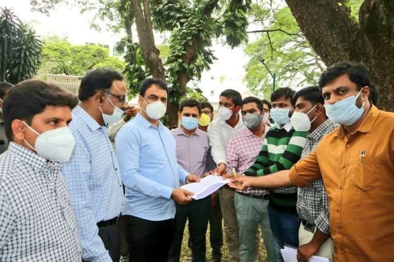 Doctors on contract threaten mass resignations if not made permanent