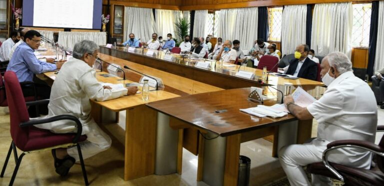 CM hints at shifting some depts to Suvarna Soudha