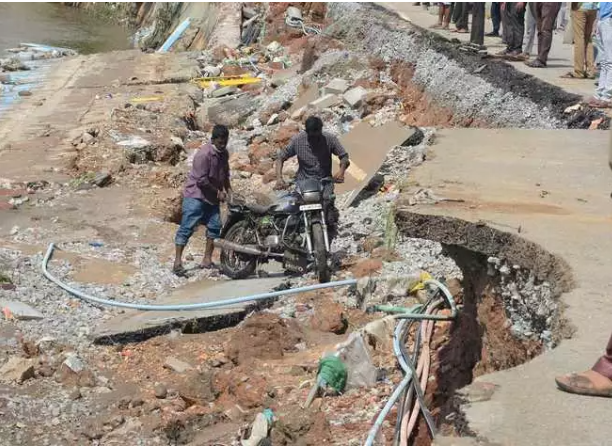 Mayor, Commissioner wake up to damaged retaining wall 16 hours later! 7