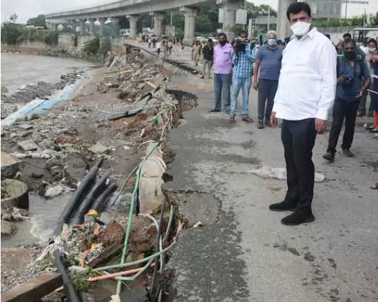 Mayor, Commissioner wake up to damaged retaining wall 16 hours later! 3