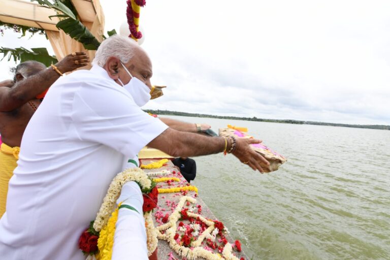 Govt firm on Mekedatu project: CM