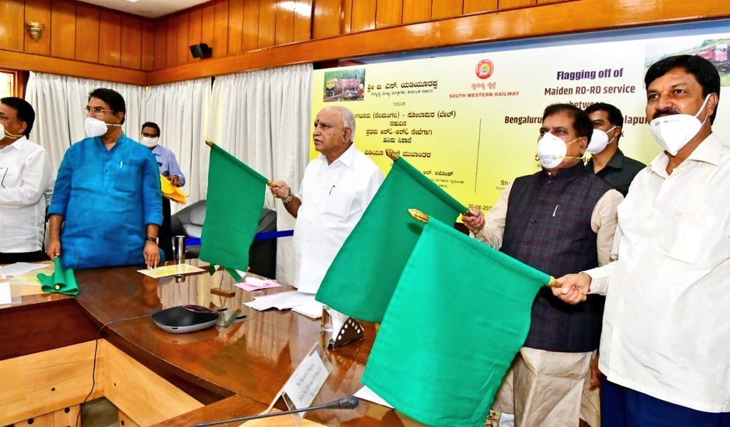 CM flags off Ro-Ro service between Bengaluru and Solapur..