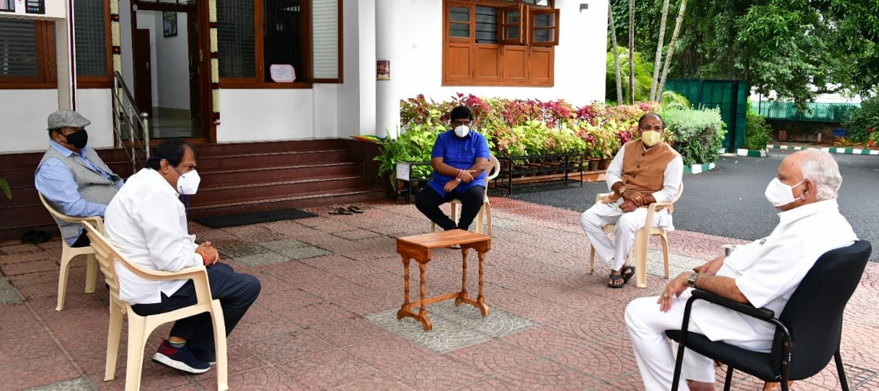 MLA meets CM, wants CBI probe into gutting of his house 2