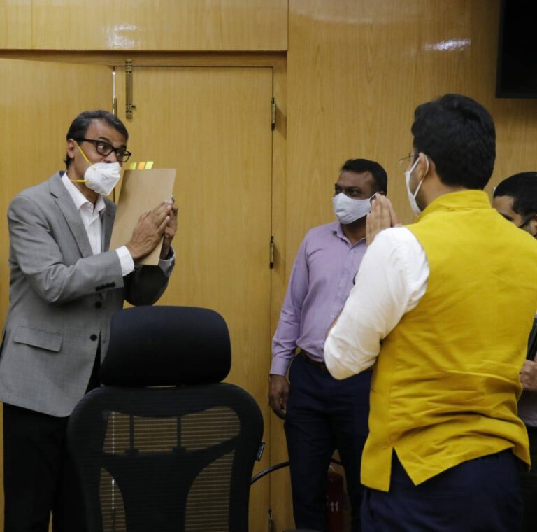 Surya meets RBI officials over Raghavendra bank depositors’ money