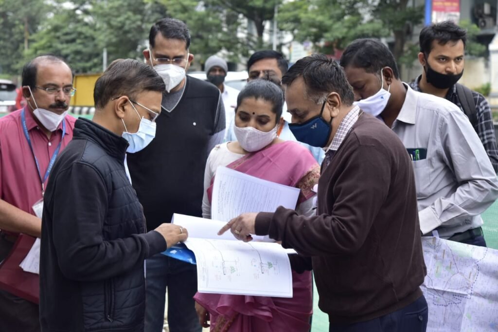 Smart City suffers from staff scarcity! Engineers pass the buck for delays, BBMP administrator tells them to buck up