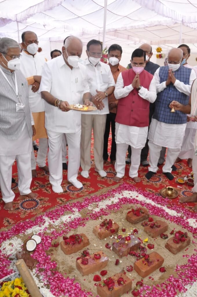 CM launches Karnataka Bhavan's reconstruction 2 CM launches Karnataka Bhavan's reconstruction