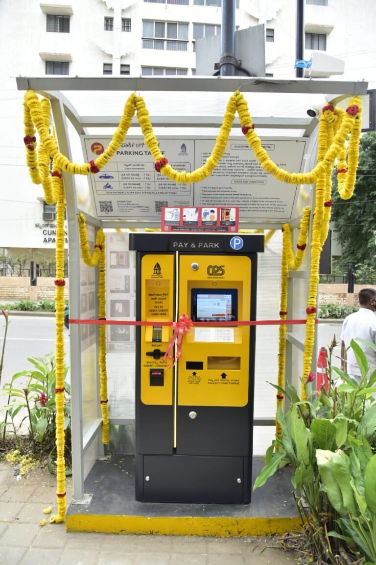 ‘Smart Parking’ scheme kicks off on Cunningham Road 87 roads in CBD will be covered, annual revenue will be Rs 31.56 crore