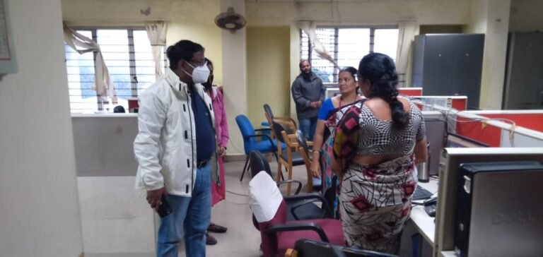 BBMP Commissioner keeps rain vigil on Sunday, fellow-IAS officers snooze! Administrator’s alert to officers’ WhatsApp group falls on ‘siesta’ ears