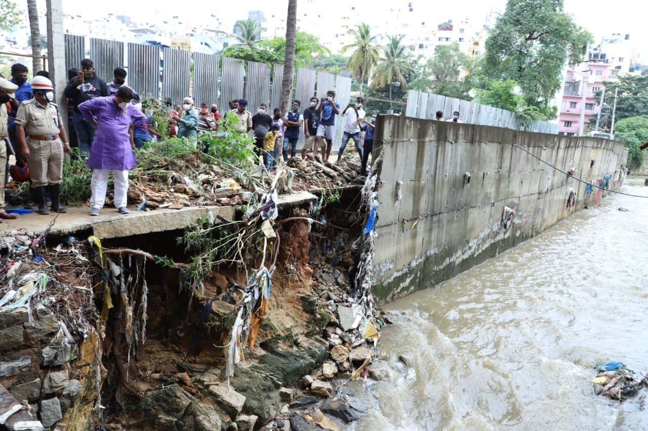Hosakerehalli swims under 125 mm of Friday rain 4