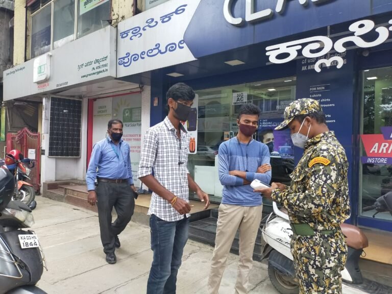 Mask compulsory even if you are driving/riding solo BBMP sets up multi-level committees to enforce rule and penalize violators Sole exemption to tiny tots based on health concerns