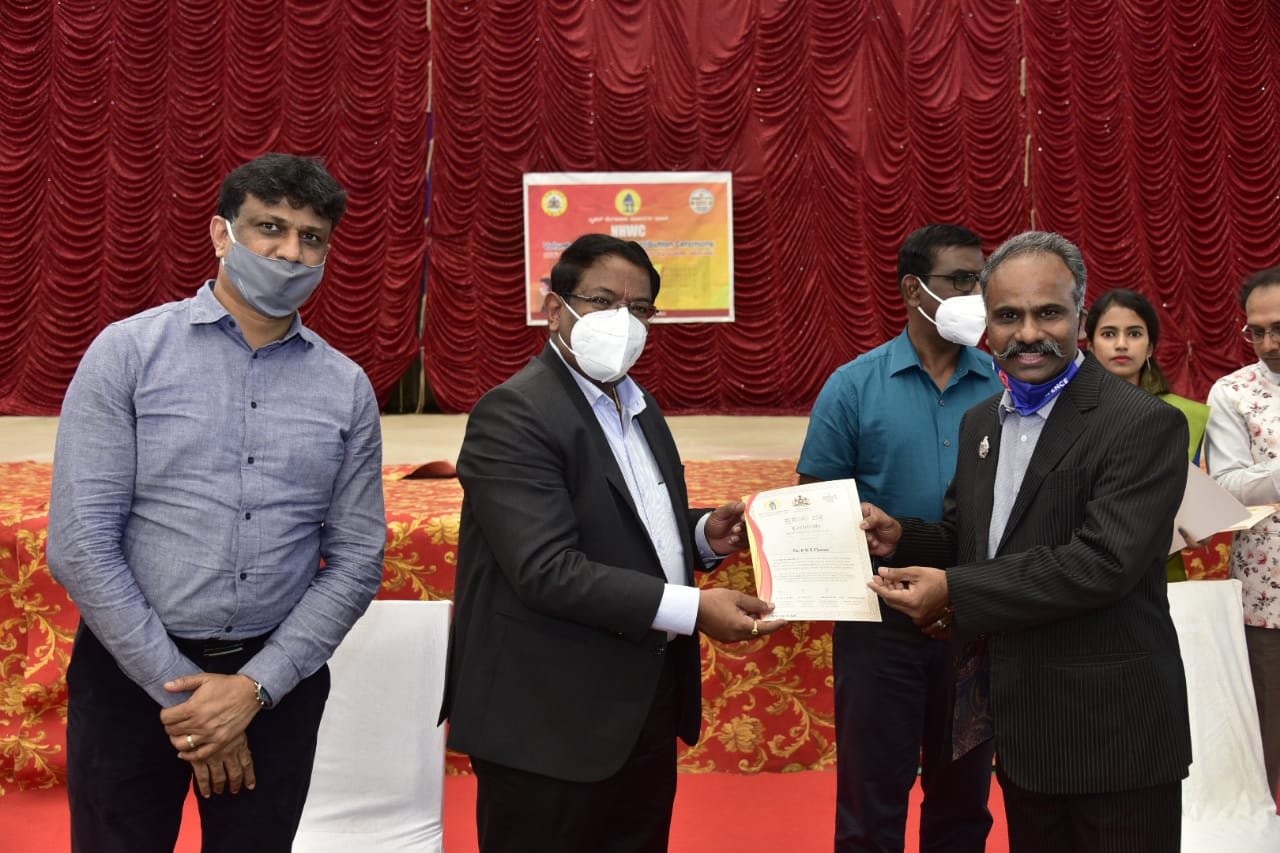 BBMP lauds city’s Covid warriors Civic chief issues certificate of appreciation to 88 of the 4,000 Covid warriors in Bengaluru