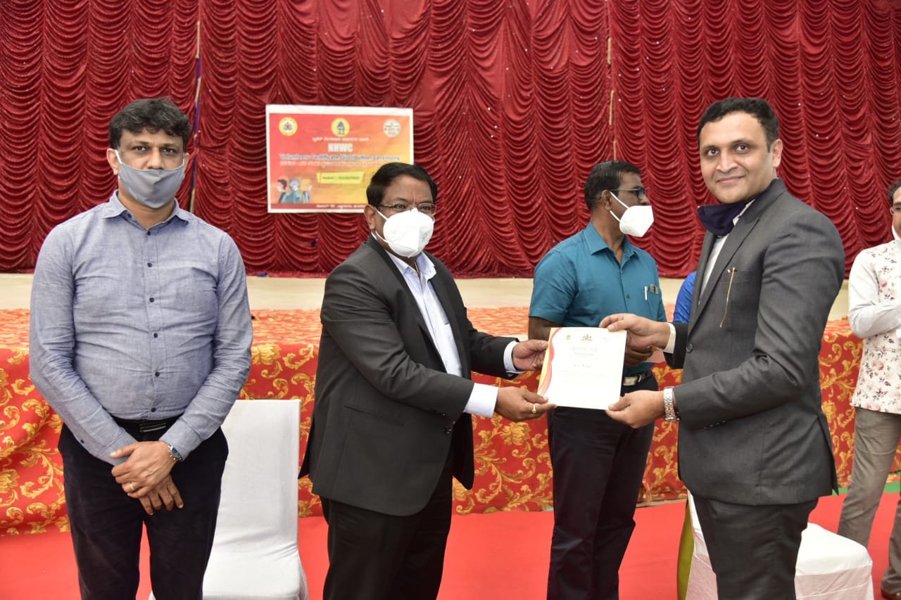 BBMP lauds city’s Covid warriors Civic chief issues certificate of appreciation to 88 of the 4,000 Covid warriors in Bengaluru