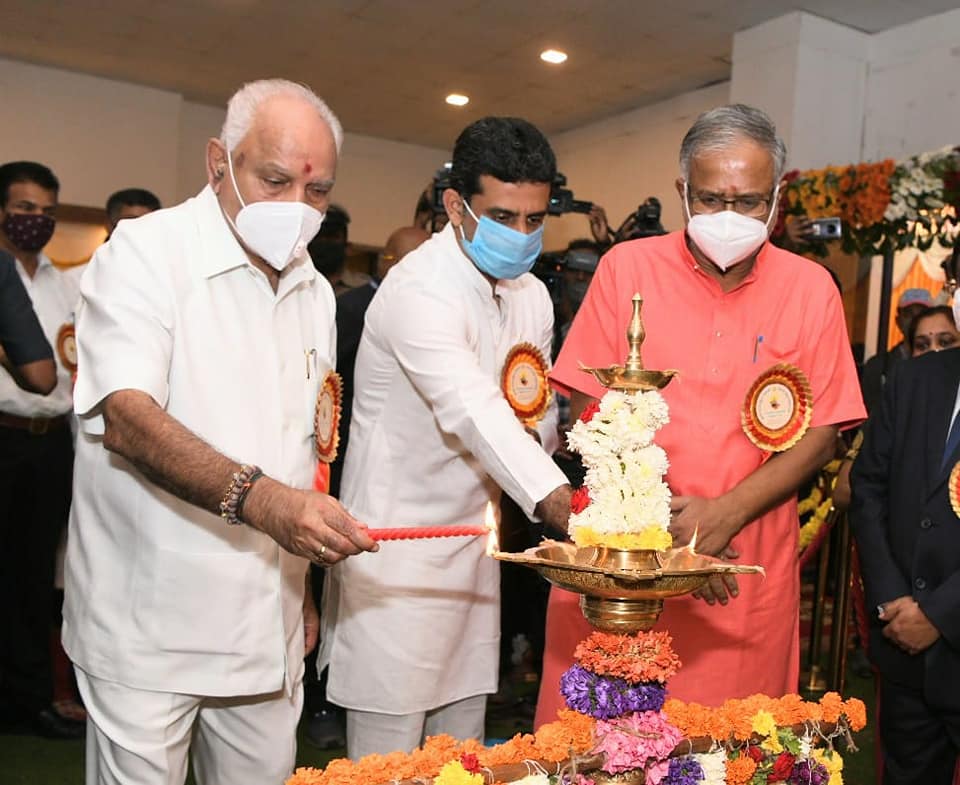 CM flags off 'Kannada Kayaka Varsha' Special year to 'complete work of Kannada Nadu': CM