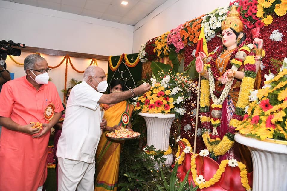 CM flags off 'Kannada Kayaka Varsha' Special year to 'complete work of Kannada Nadu': CM