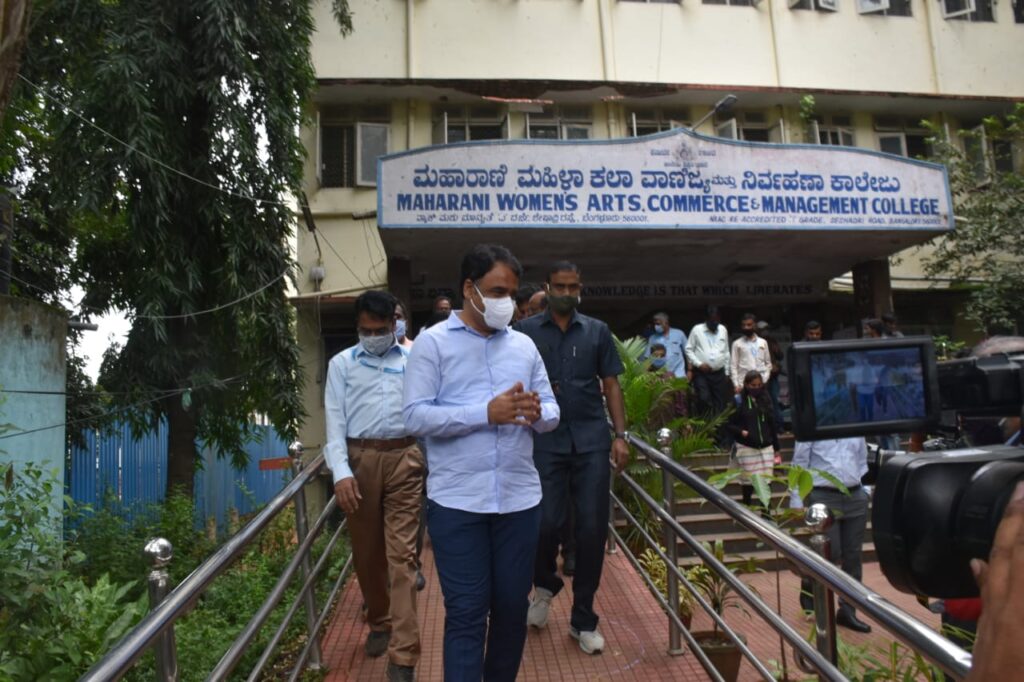 Colleges in K'taka reopen to lukewarm response