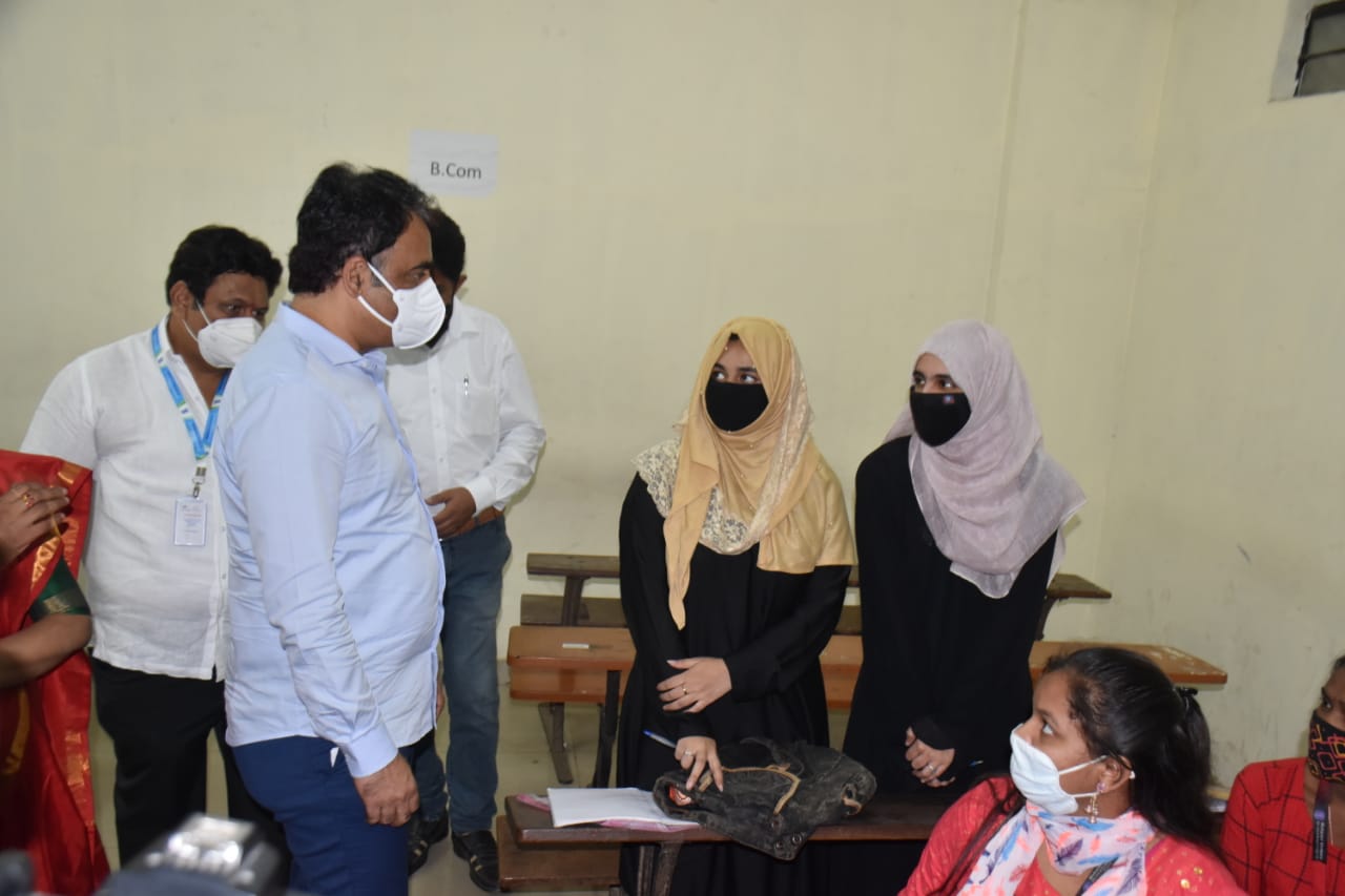 Colleges in K'taka reopen to lukewarm response