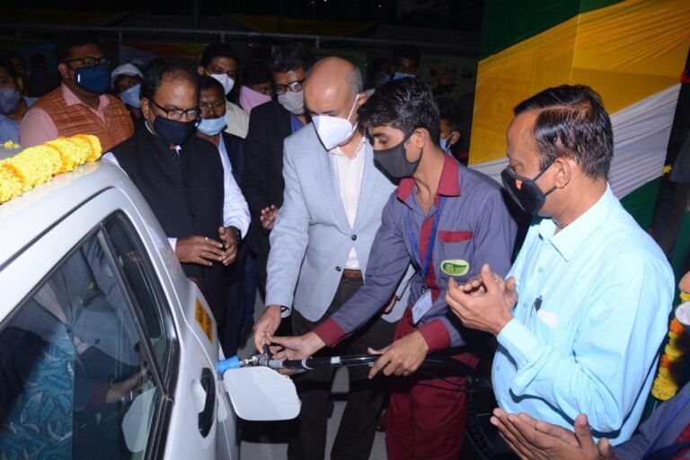 22nd CNG filling station of GAIL Gas in Bengaluru 16 more CNG filling stations of GAIL Gas by January will add to cleaner fuel network in city