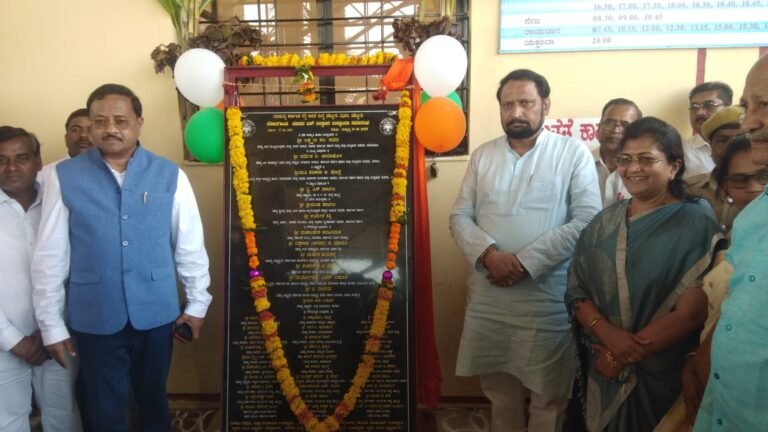 Karnataka Dy CM seeks UT status to Mumbai, after Maha CM seeks similar status to border areas