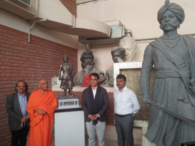 108 feet Nadaprabhu Kempegowda statue to be ready by 2022 Karnataka Dy CM