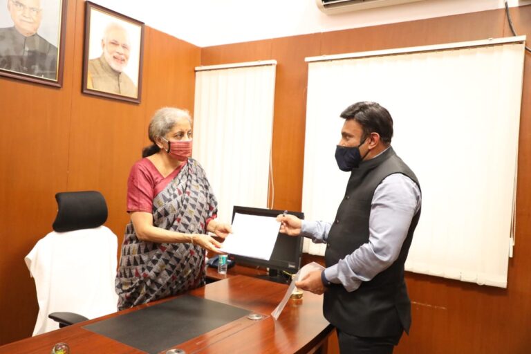 Health Minister seeks Ms Sitharaman's support for an AIIMS in Karnataka