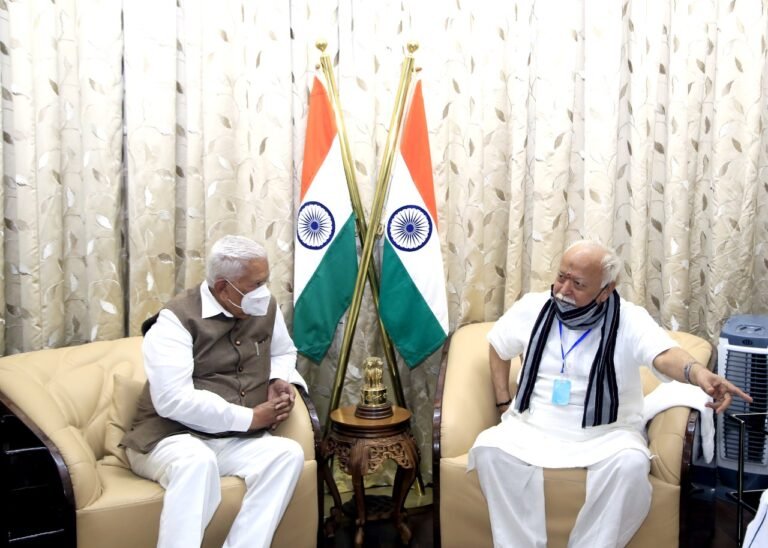Mohan Bhagwat calls on Karnataka Governor
