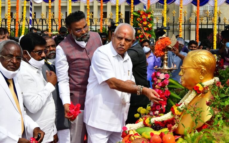 Karnataka CM reiterates no lockdown