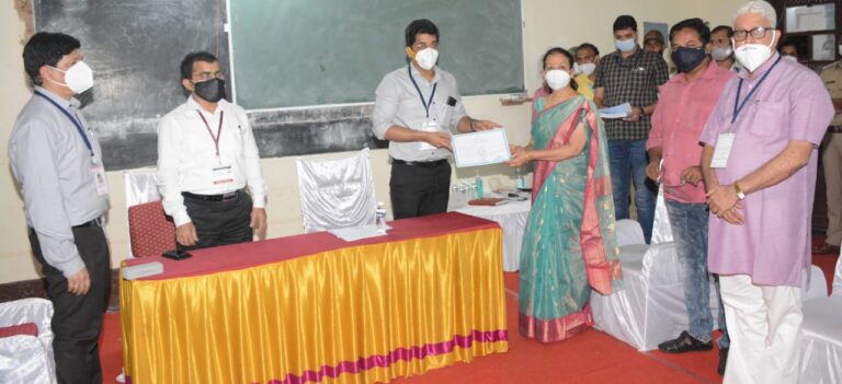 Mangala Suresh Angadi winning certificate