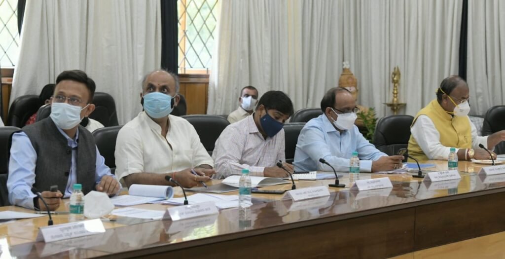 Karnataka CM reviews Bengaluru's rain preparedness 3