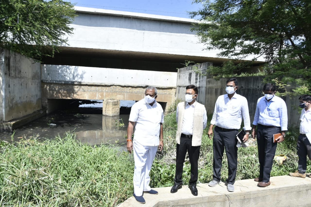 Minister Basavaraj, BBMP chief Gupta inspect flood-prone Hennur area