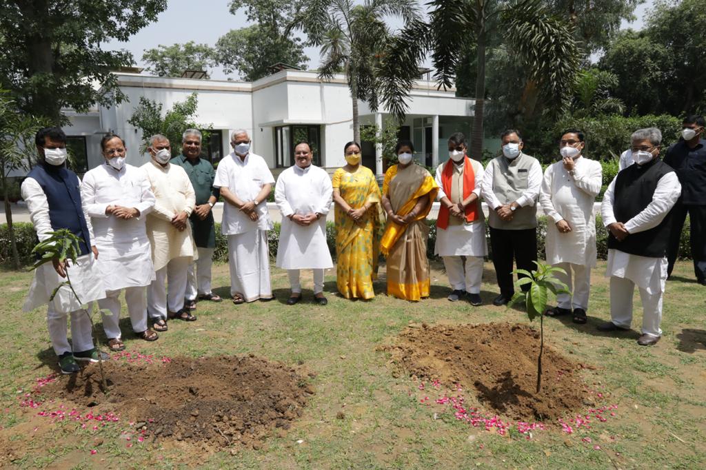 Nadda chairs key meeting of BJP general secretaries to take stock of Covid relief work by party workers