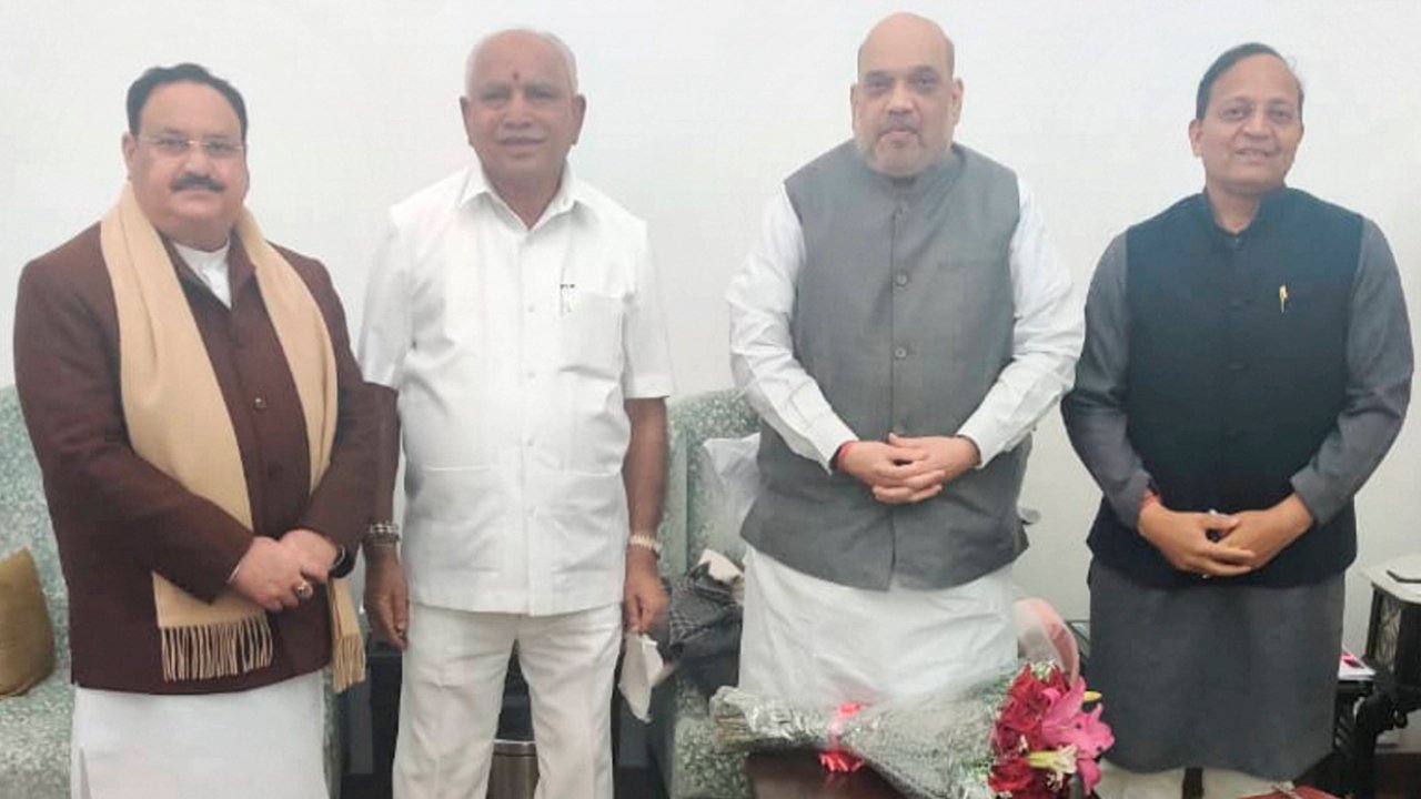 Yediyurappa with Nadda, Amit Shah and Arun Singh