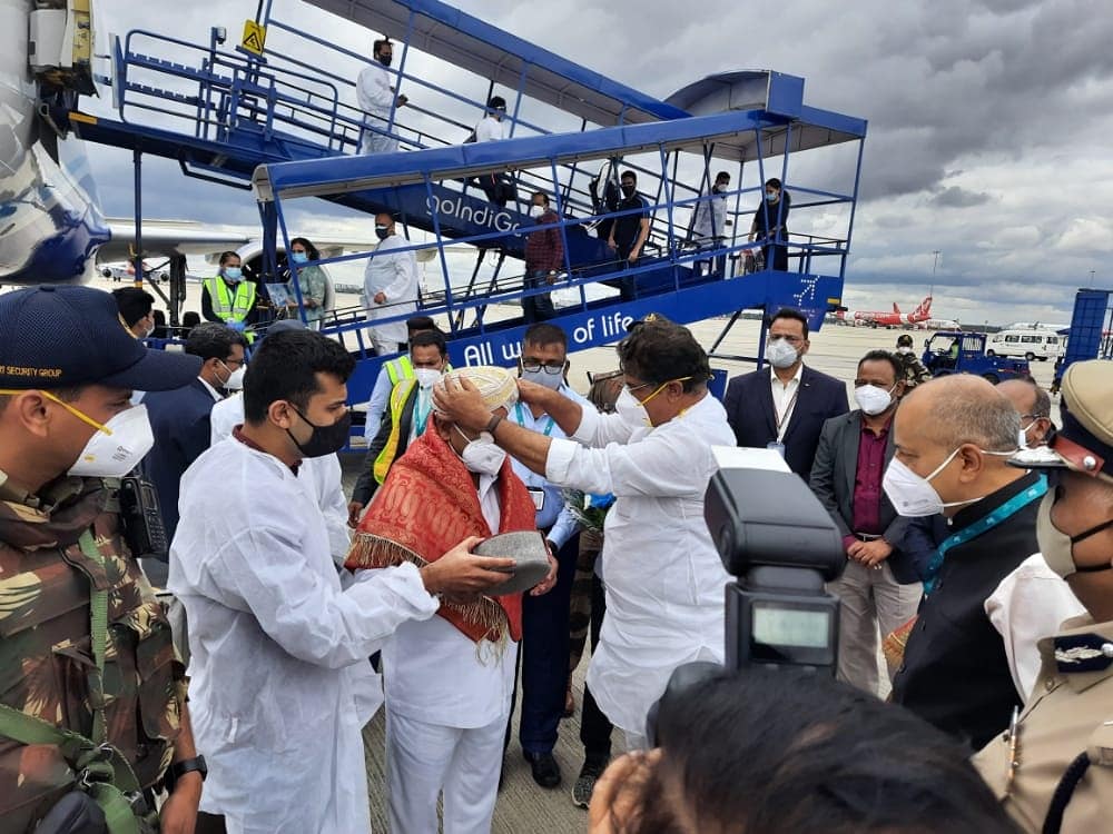 Karnataka guv-designate arrives in Bengaluru