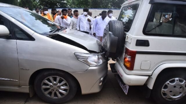Ex-minister Hebbar's car hits Karnataka CM’s escort vehicle Accident occurred in Hubballi when Hebbar’s driver lost control of his car HUBBALLI: A car belonging to former minister Shivaram Hebbar hit Chief Minister Basavaraj Bommai's escort car here on Thursday morning when Hebbar’s driver lost control of the vehicle. Hebbar was not in his car and was travelling with Bommai in the CM's official car. CM on flood tour The accident was reported just outside Hubballi Airport, soon after Bommai had arrived from Bengaluru. Bommai was in Hubballi on his way to Karwar to visit flood-affected areas.
