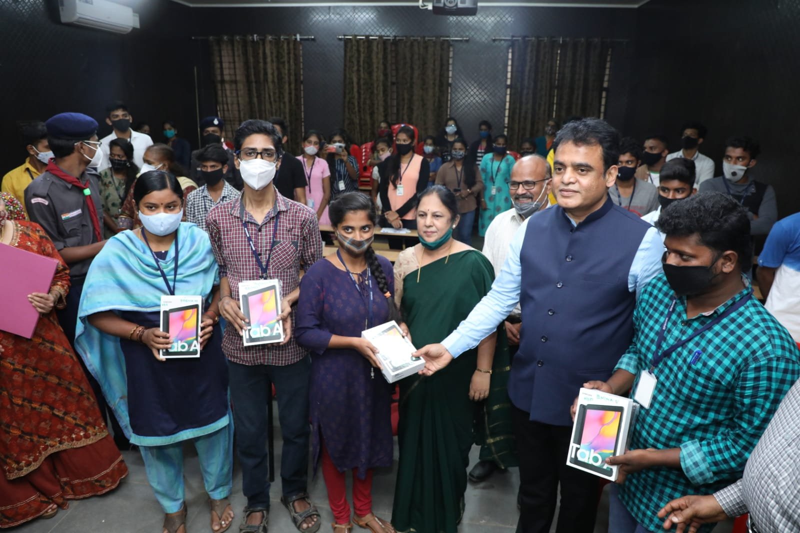 Karnataka aims at 8,500 Smart Classrooms this year DyCM