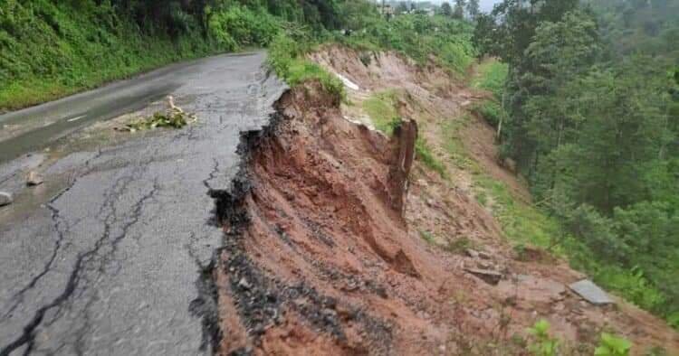 Landslide: Traffic blocked on Shiradi Ghat road