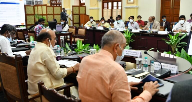 Clear pending cases of caste atrocities, Karnataka CM tells officials