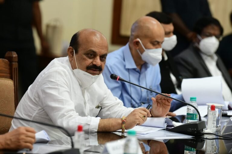 Intensify Covid vigil at Karnataka borders, Bommai tells cops