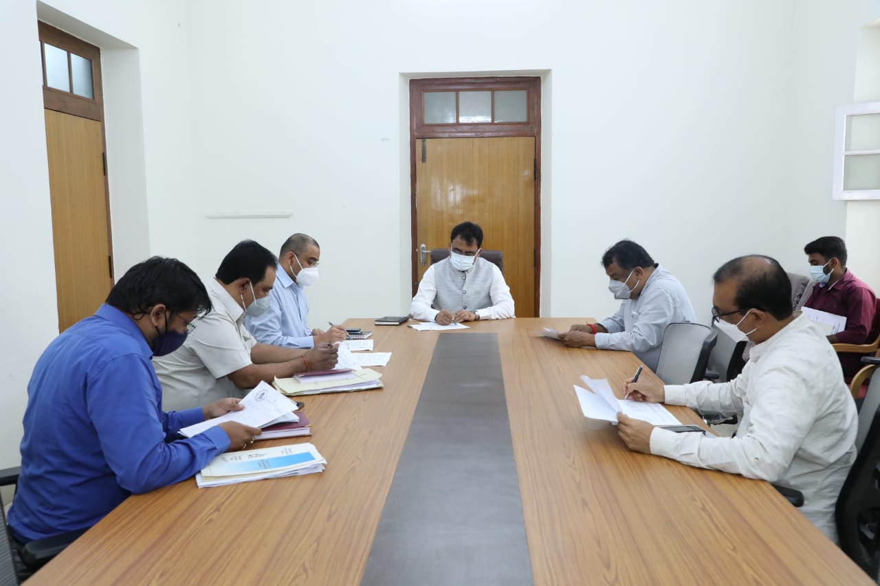 Former DCM asks for relief to 78,000 property owners served notices to pay high penalty