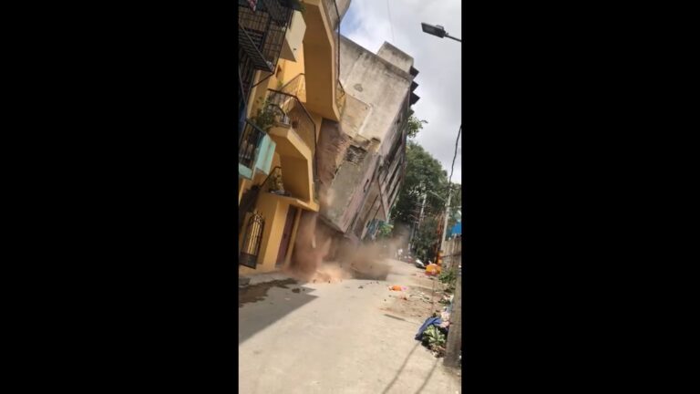 5-decade-old Bengaluru building comes crashing down, caught on camera