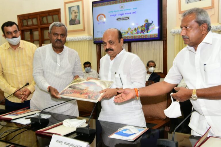 CM Bommai at Mysore Dasara meeting