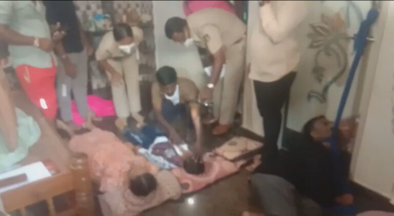 Davanagere man poisons wife & daughter, then hangs himself