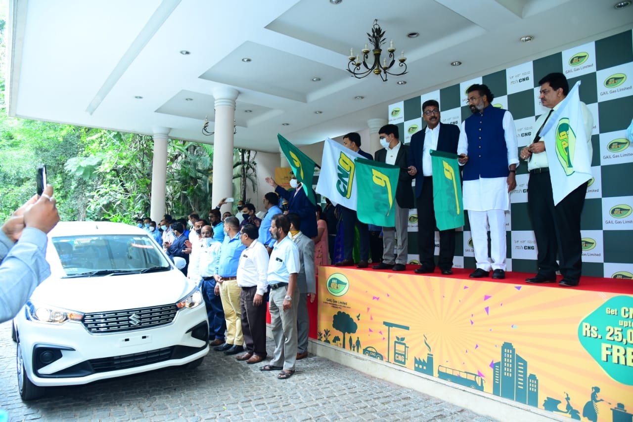 GAIL Gas Limited offers unique customer benefits to CNG vehicle owners in Bengaluru