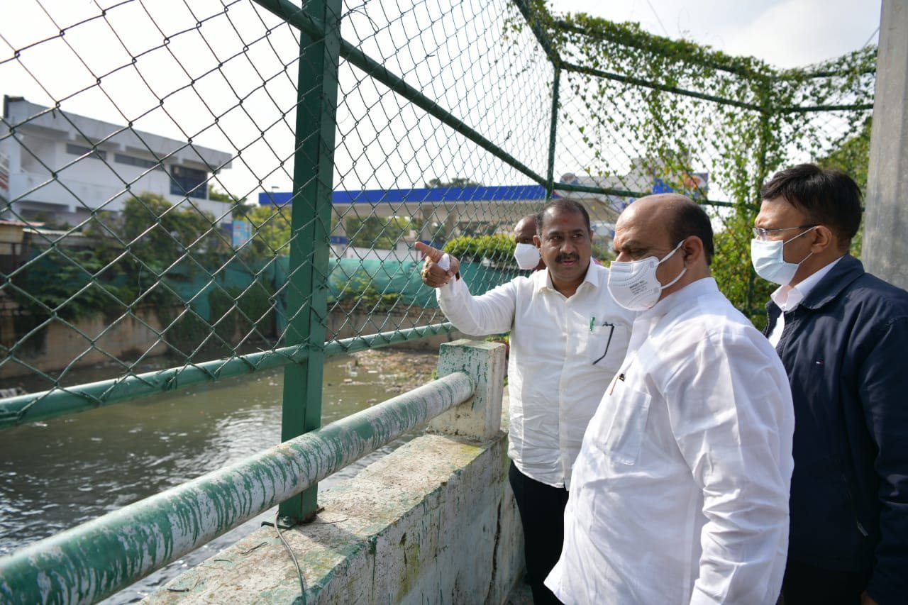 Bommai inspecting SWD with Satish Reddy and Gaurav Gupta