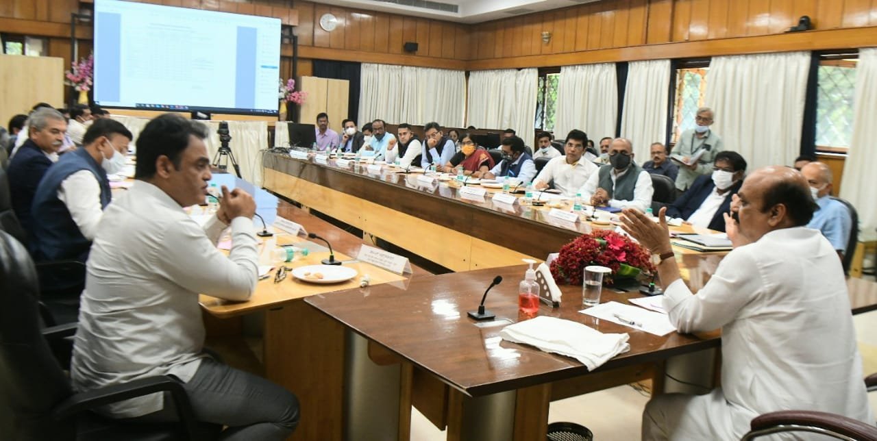 Take every downour in Bengaluru seriously, CM tells BBMP