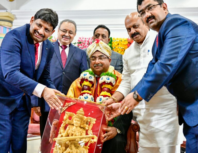 CM bommai felicitates Gujrat Chief Justice1