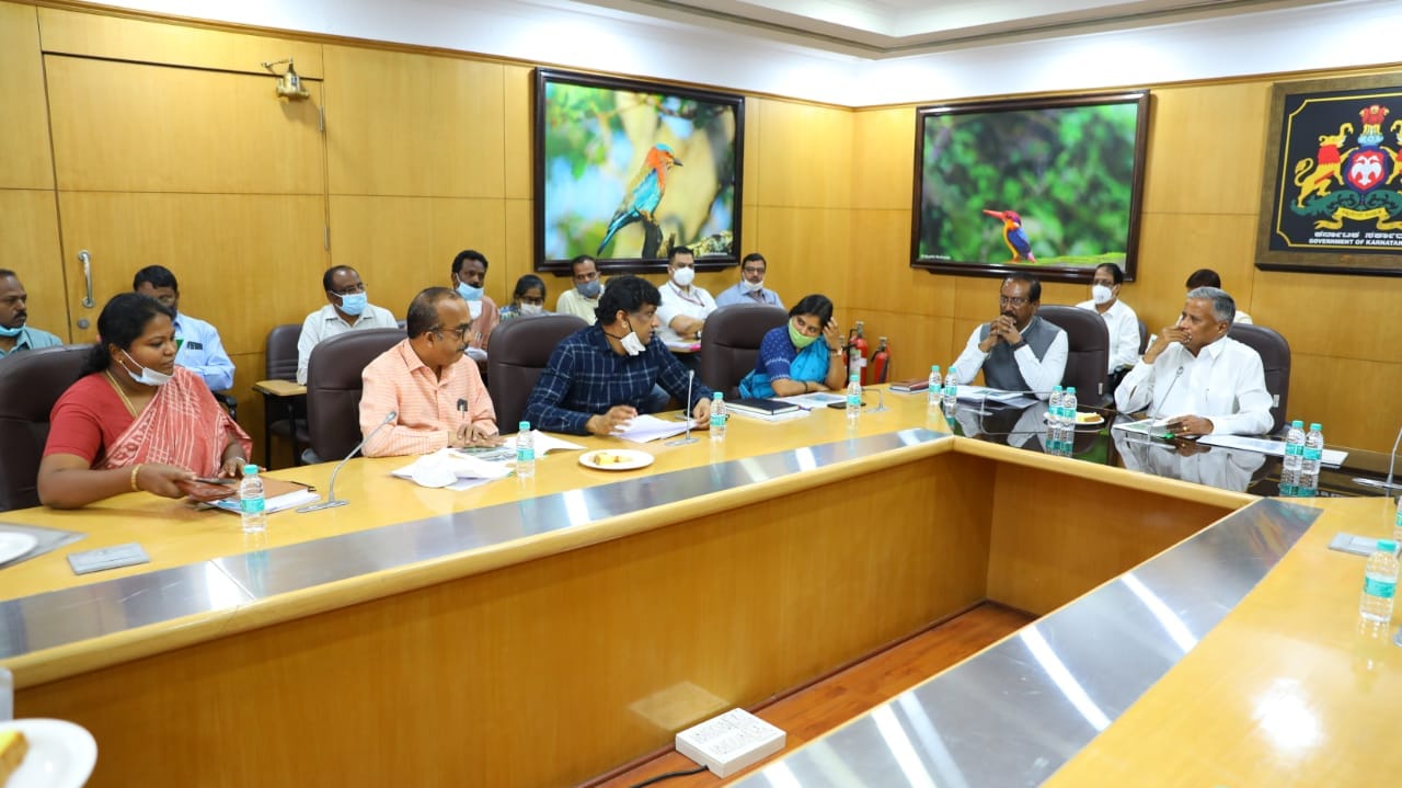 Karnataka to fast-track languishing railway projects