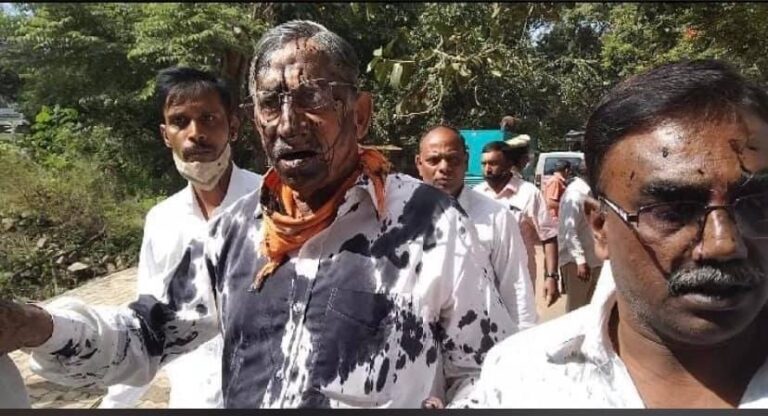 A group of Pro-Kannada activists allegedly hurled black ink on Maharashtra Ekikaran Samiti (MES) leader Deepak Dalvi when he was staging a protest along with other activists on Monday morning leading to tension in Tilakwadi area of the city.